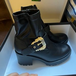 Versace jeans collection leather heeled boots size 8